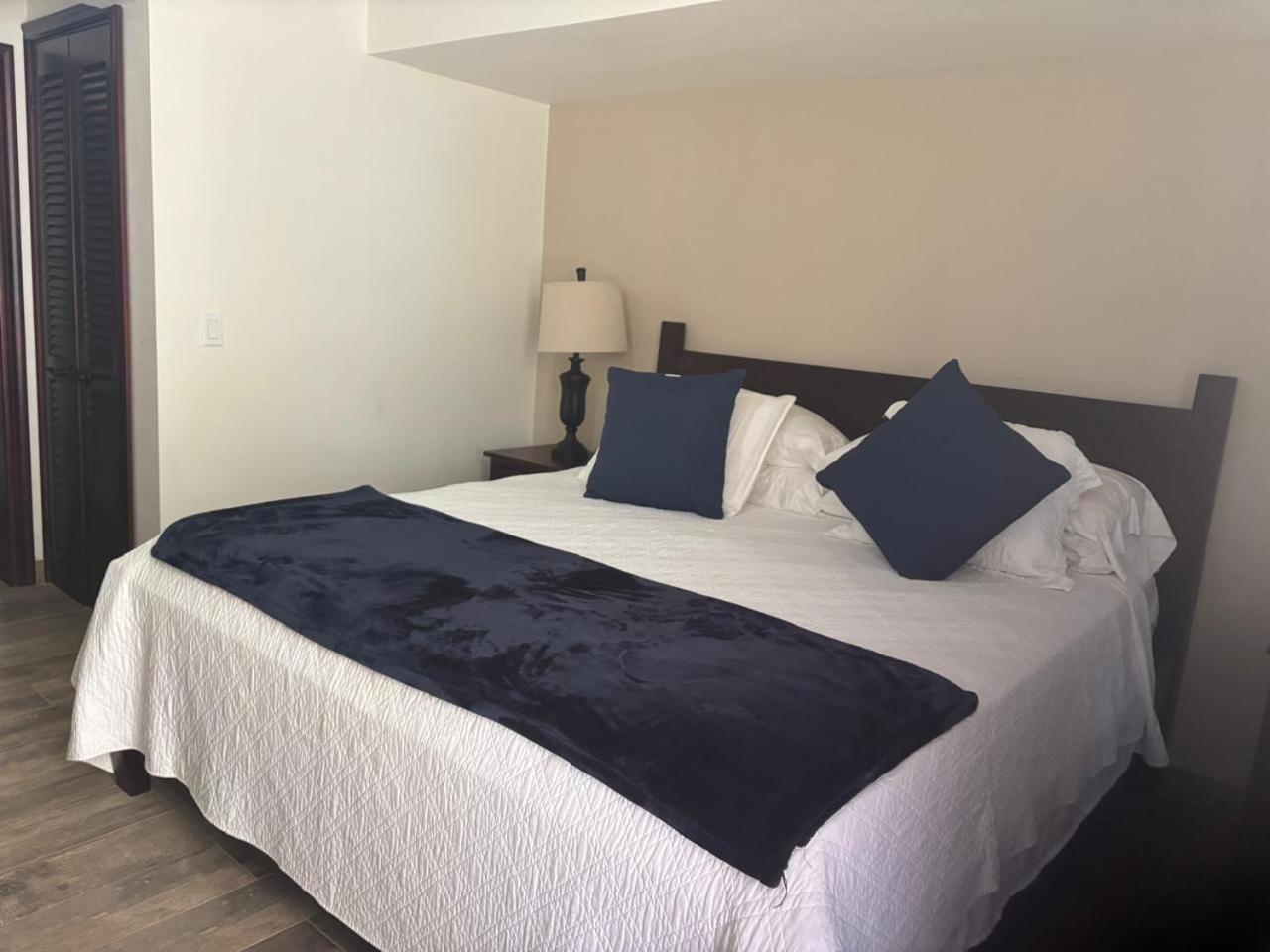 Ashton Court Belize Hotel Kota Belize Bagian luar foto