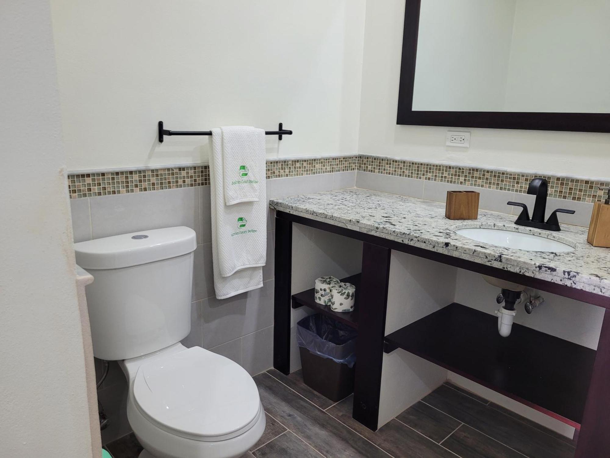 Ashton Court Belize Hotel Kota Belize Bagian luar foto