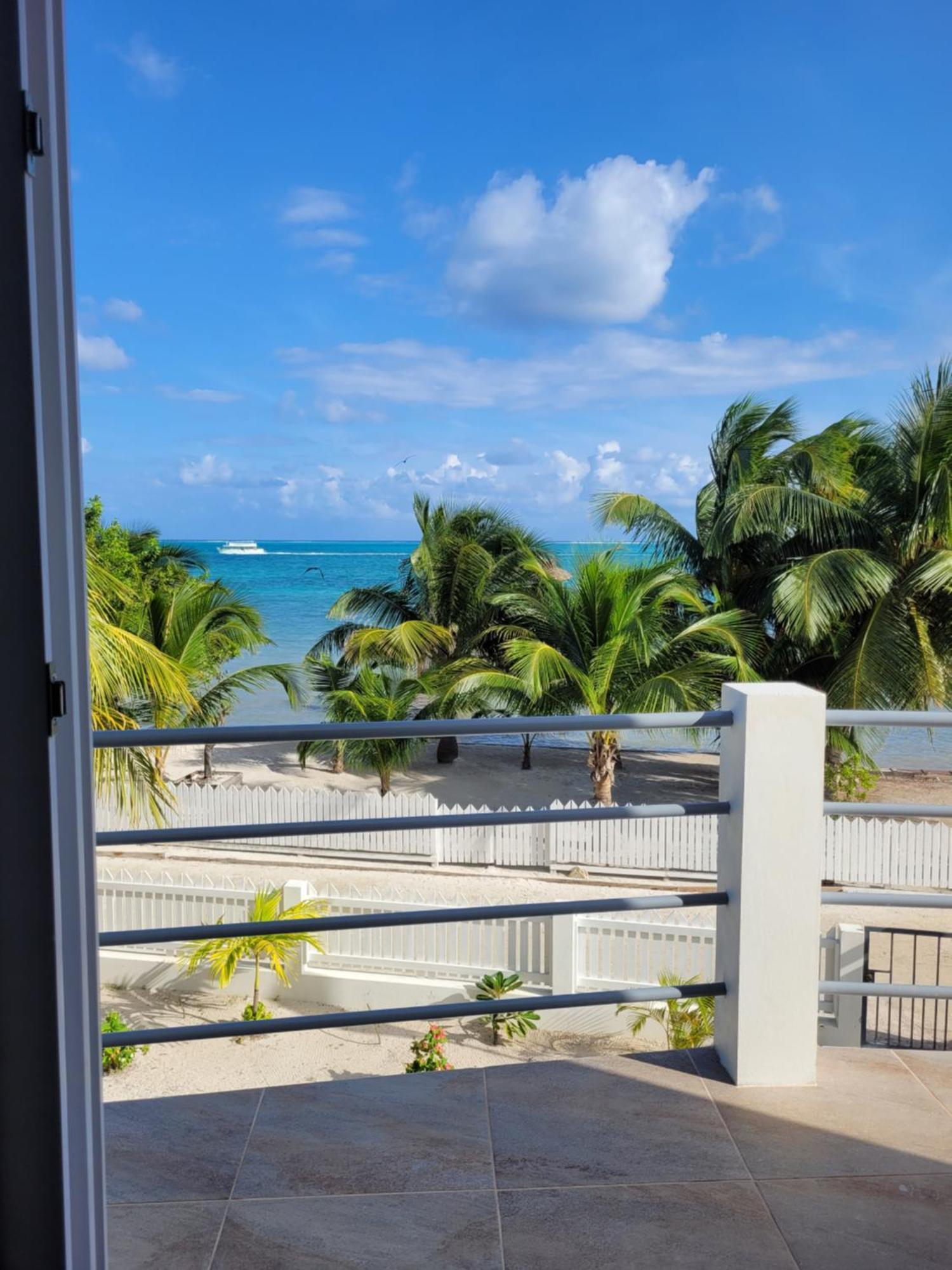 Ashton Court Belize Hotel Kota Belize Bagian luar foto