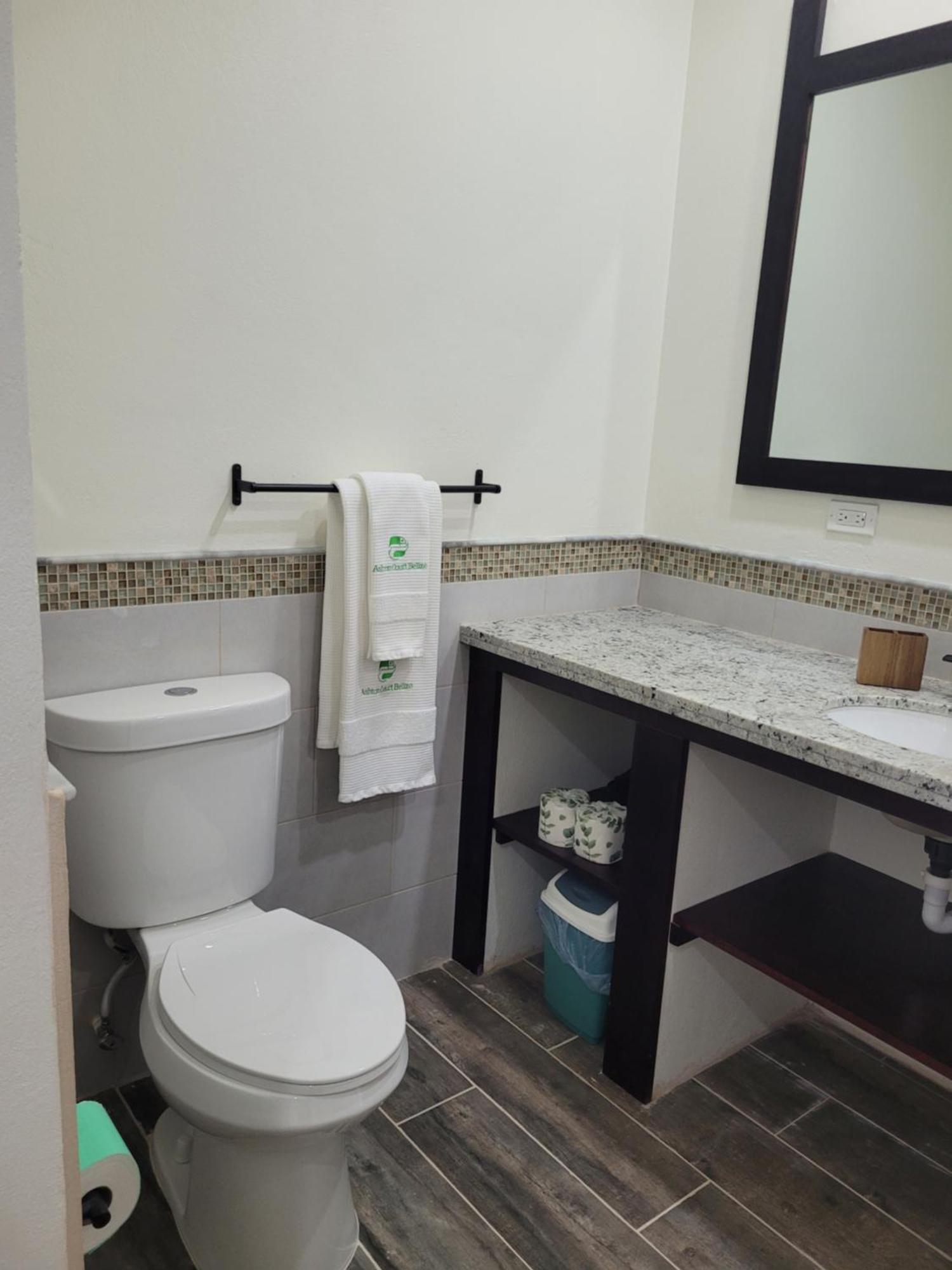 Ashton Court Belize Hotel Kota Belize Bagian luar foto
