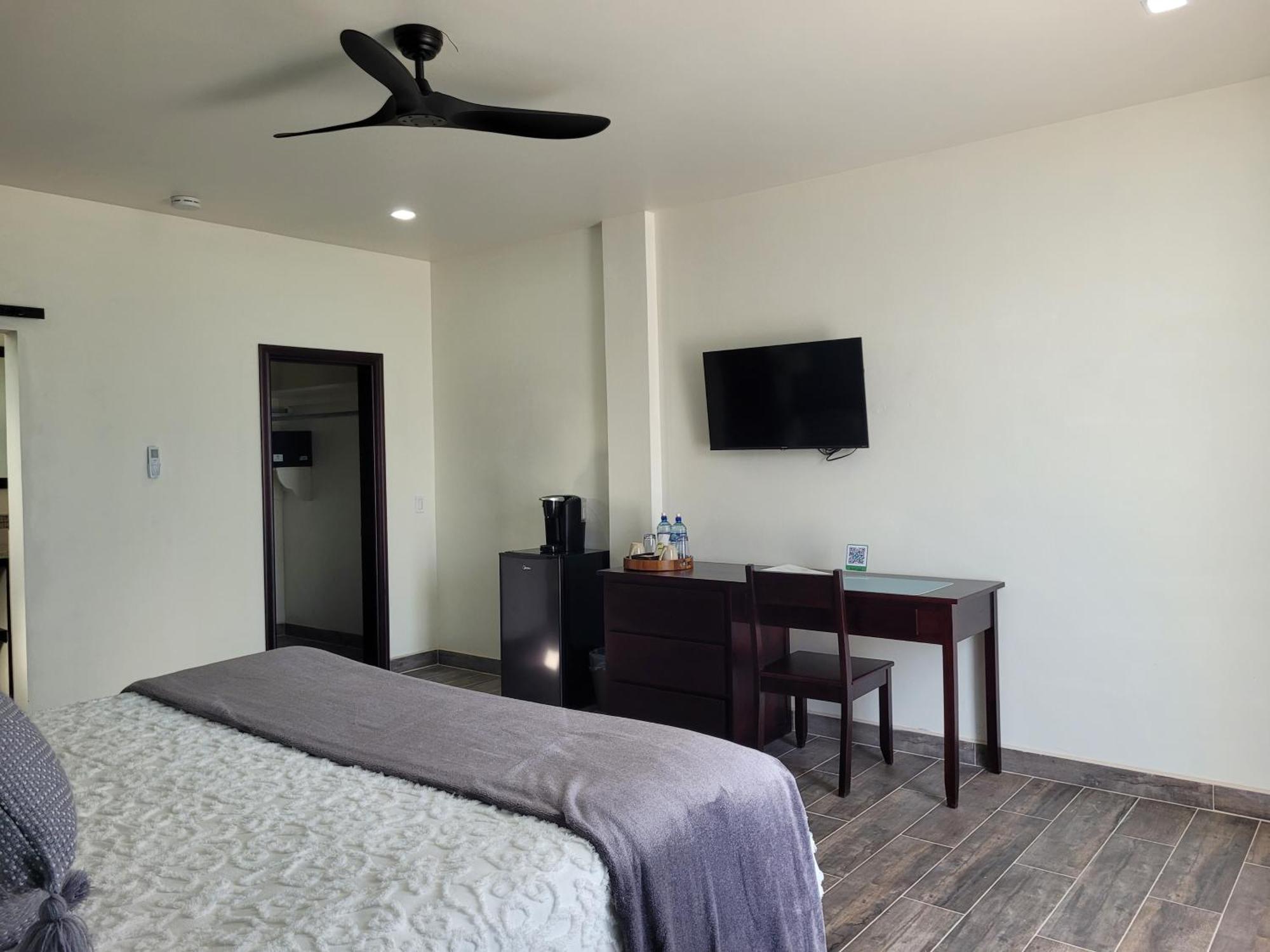 Ashton Court Belize Hotel Kota Belize Bagian luar foto