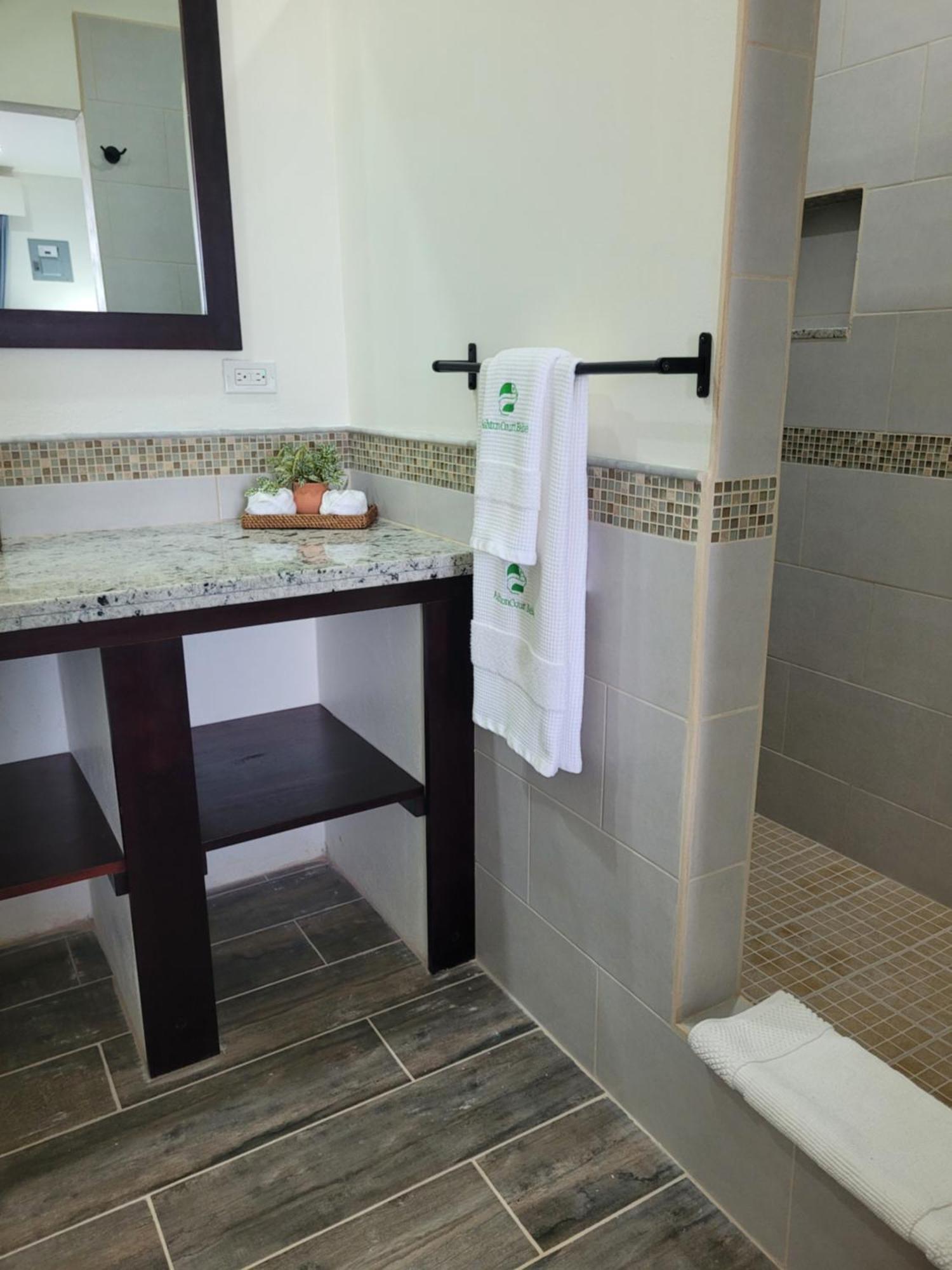 Ashton Court Belize Hotel Kota Belize Bagian luar foto