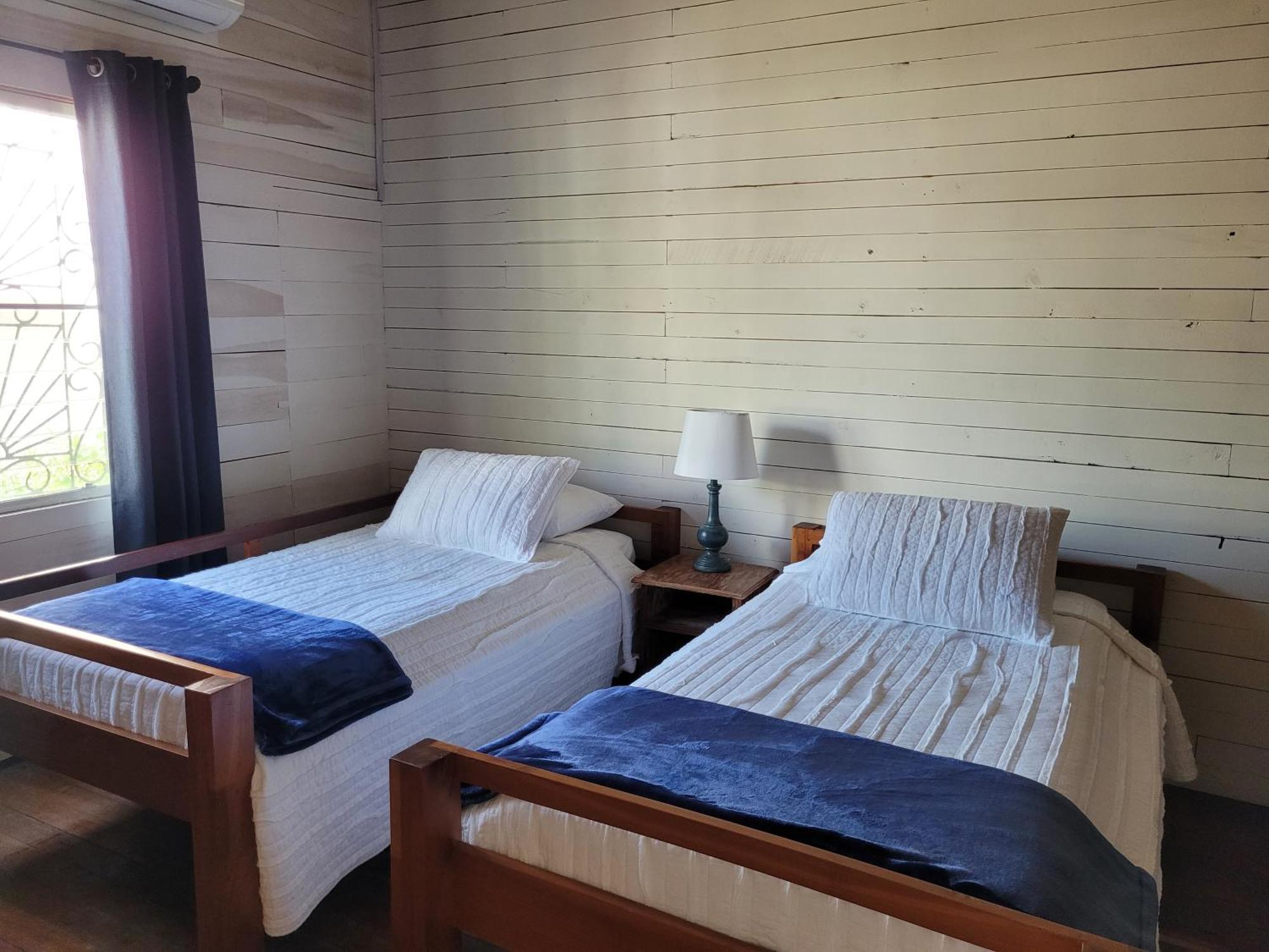 Ashton Court Belize Hotel Kota Belize Bagian luar foto